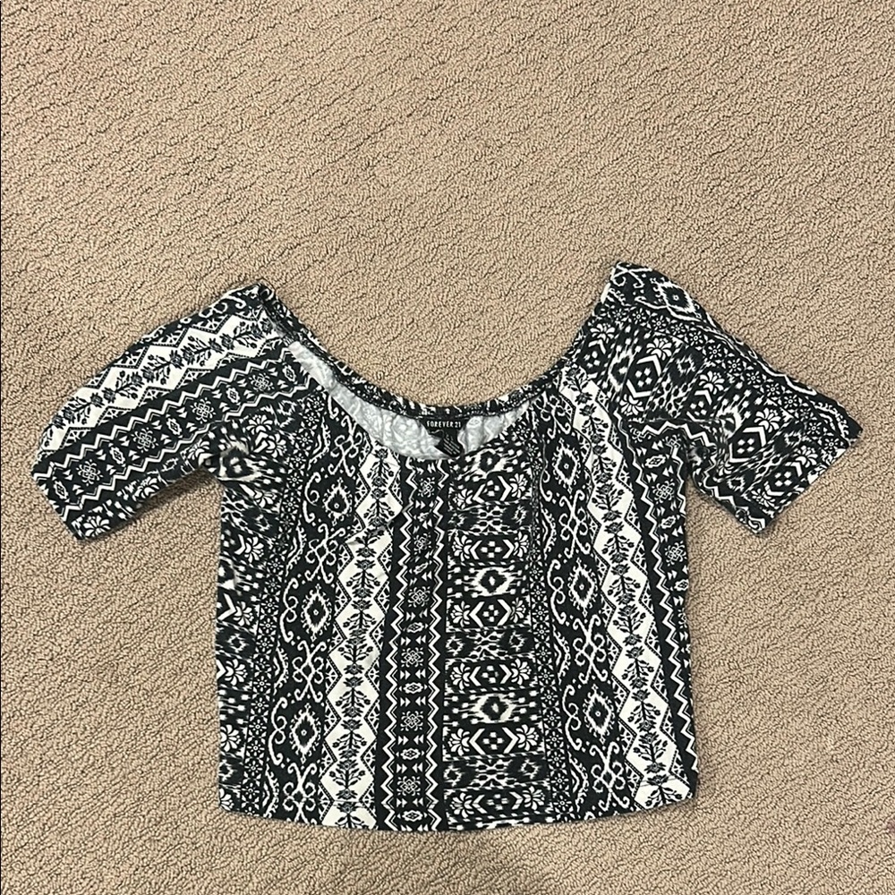 Forever 21 Black and White Fitted Crop shirt